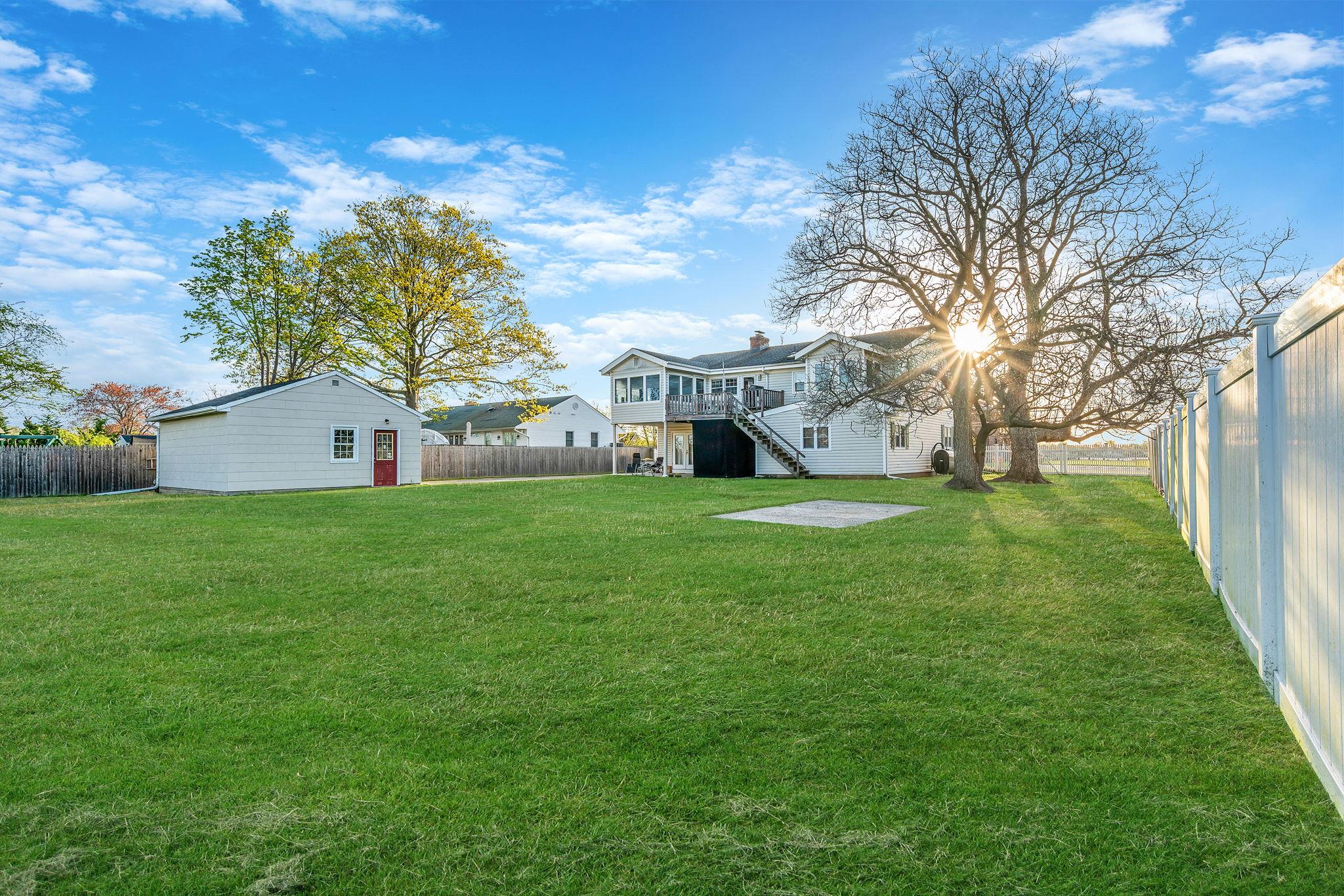 146 Awixa Avenue, Bay Shore, New York image 33