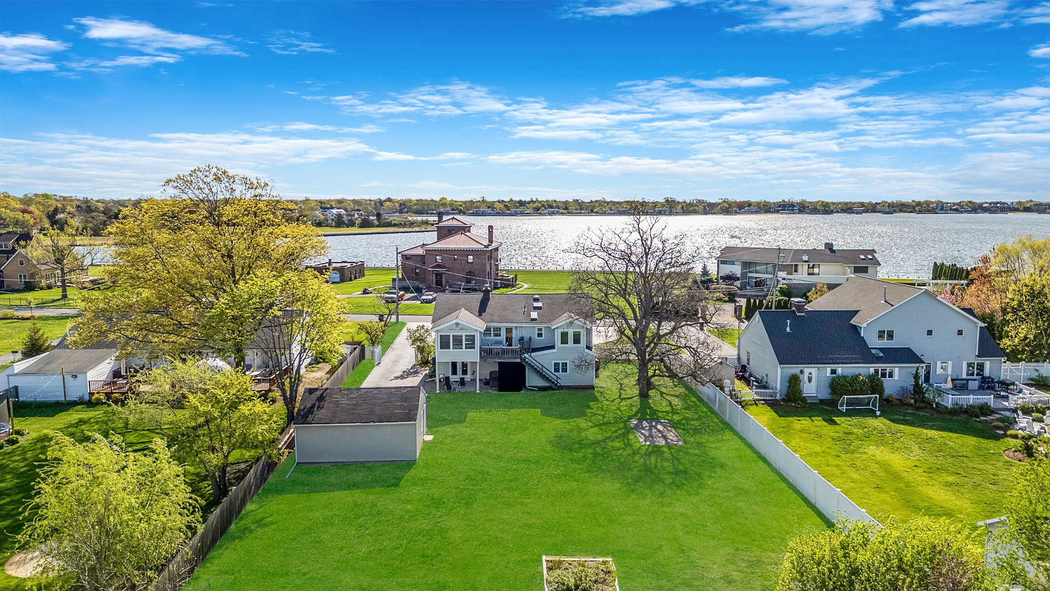 146 Awixa Avenue, Bay Shore, New York image 8
