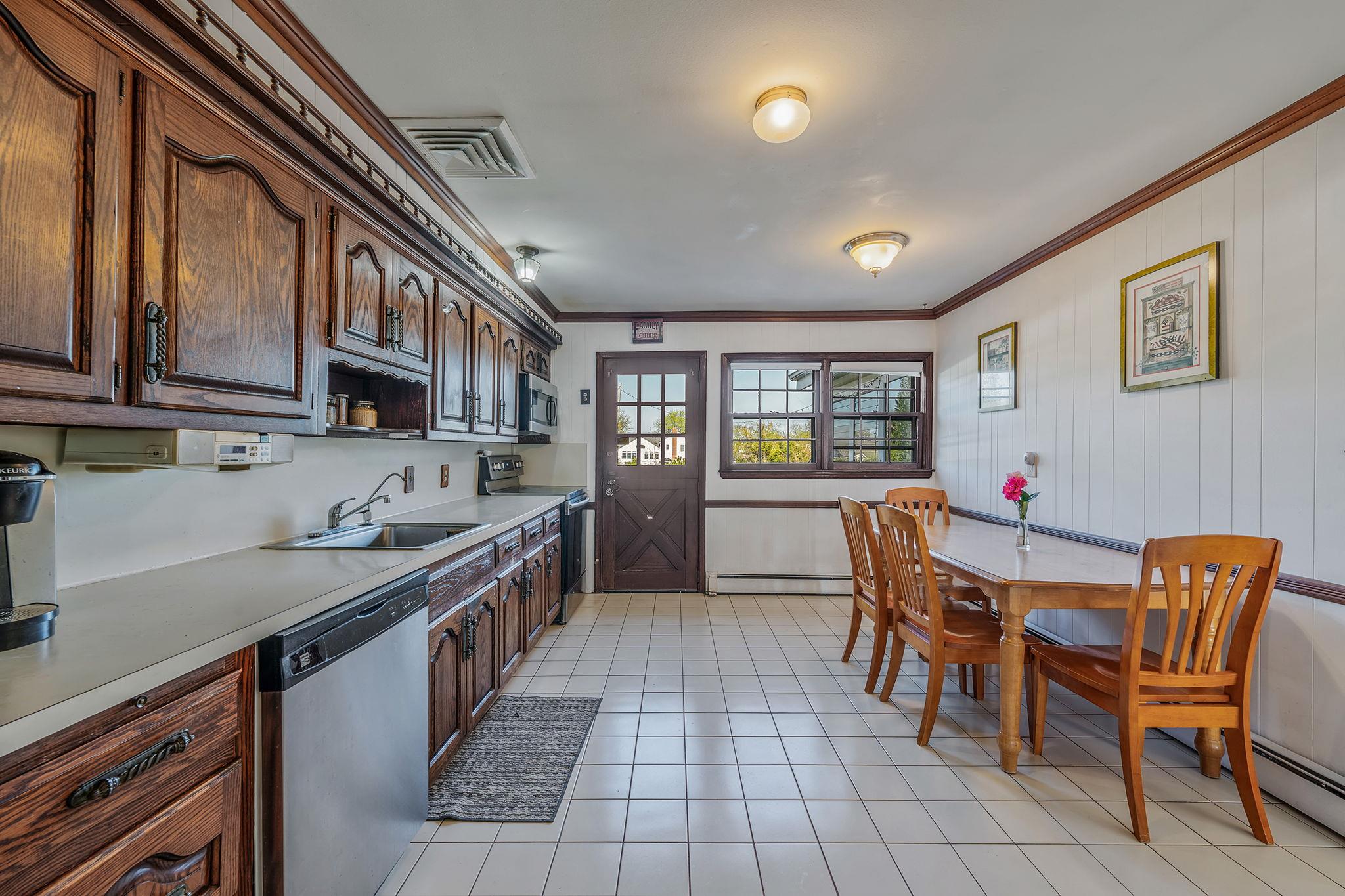 146 Awixa Avenue, Bay Shore, New York image 16