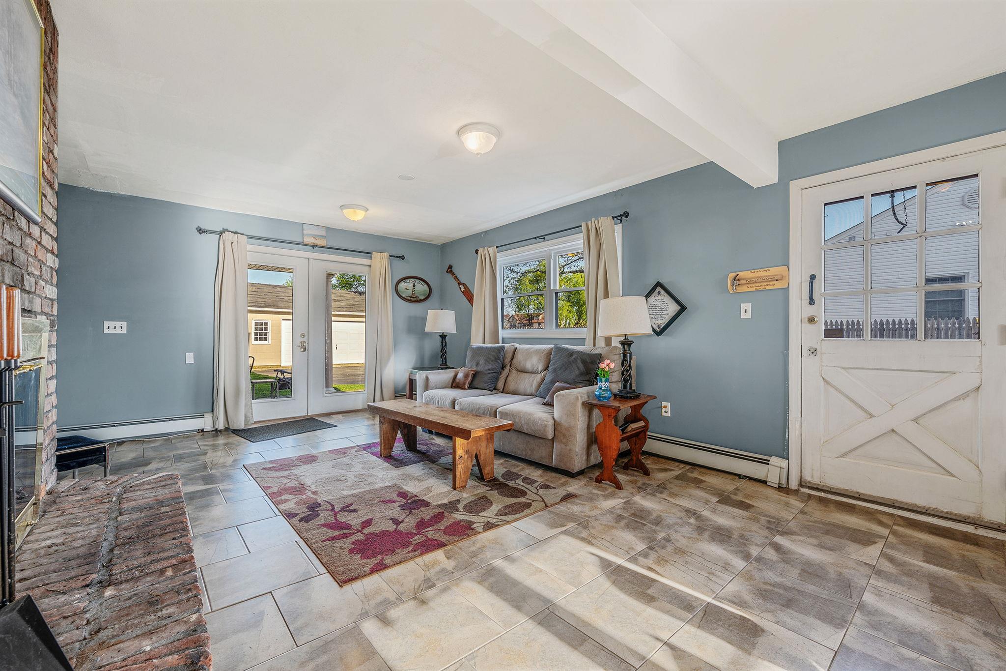 146 Awixa Avenue, Bay Shore, New York image 25