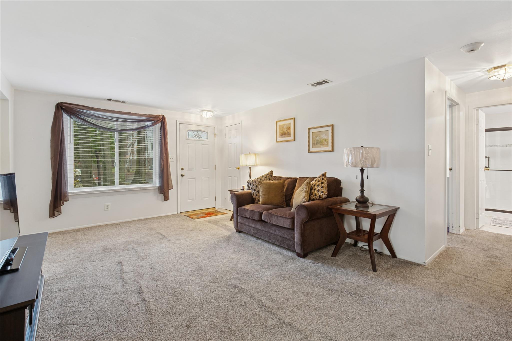 92 Birchwood Road, Medford, New York image 15