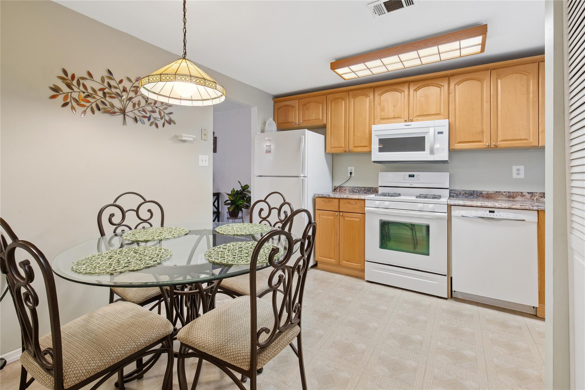 92 Birchwood Road, Medford, New York image 9