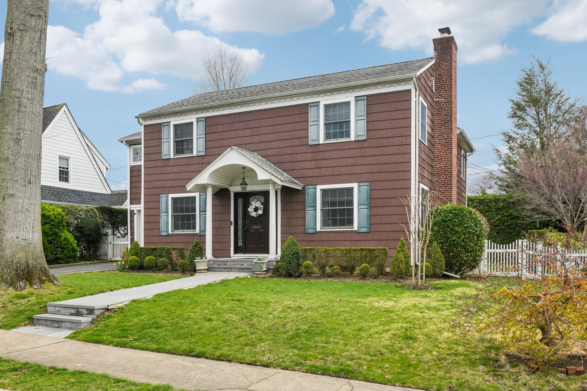 8 Beech Street, Garden City, New York image 2