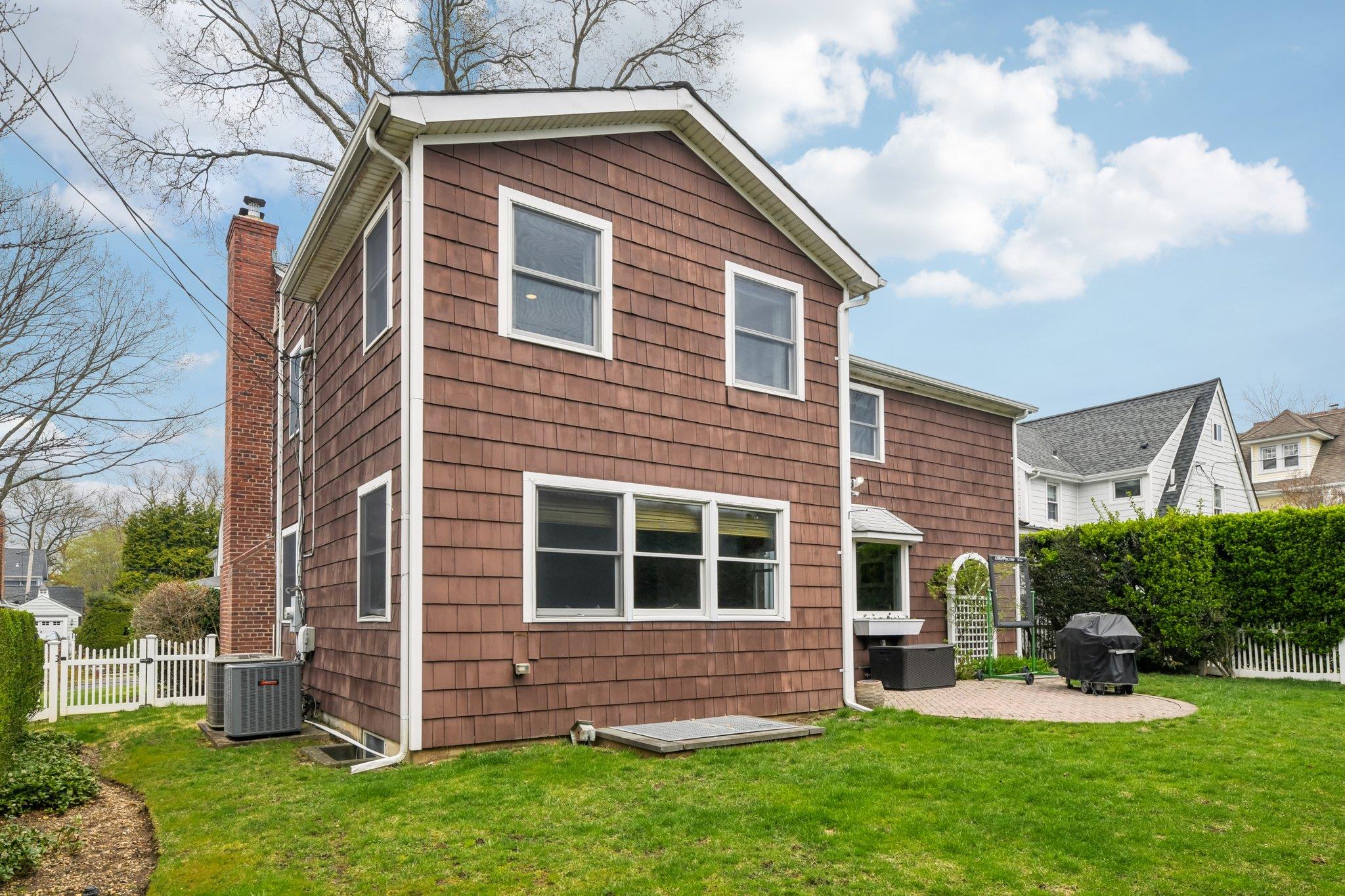 8 Beech Street, Garden City, New York image 40