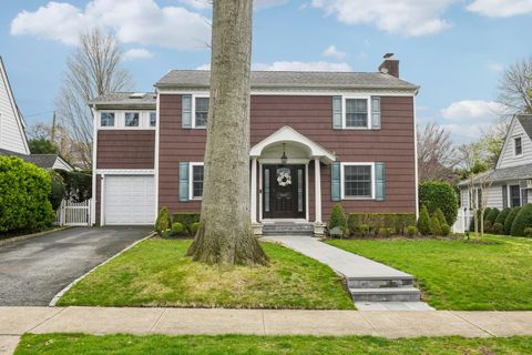 8 Beech Street Garden City NY 11530