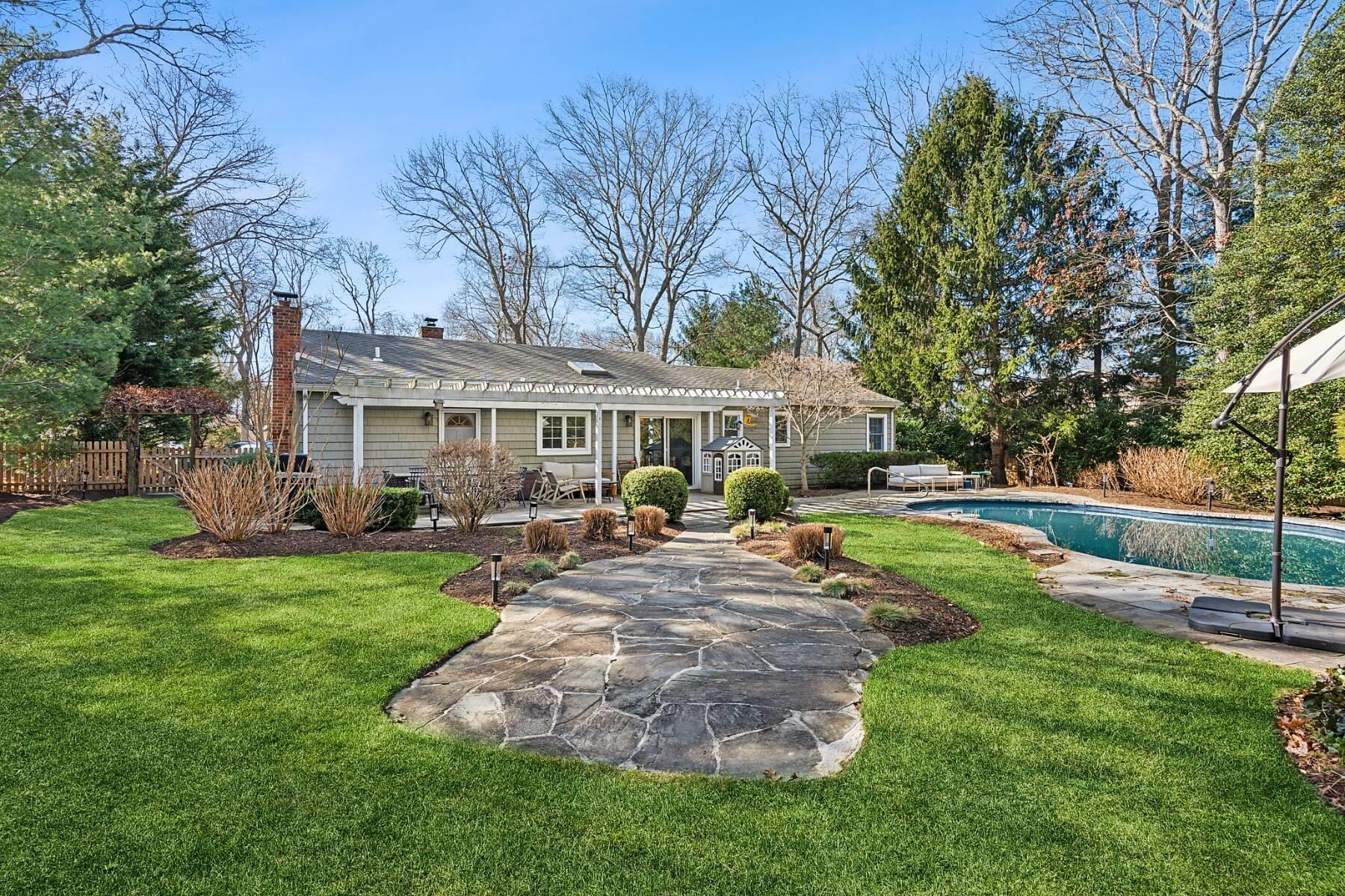 10 Rolling Hill Road, Hampton Bays, New York image 2