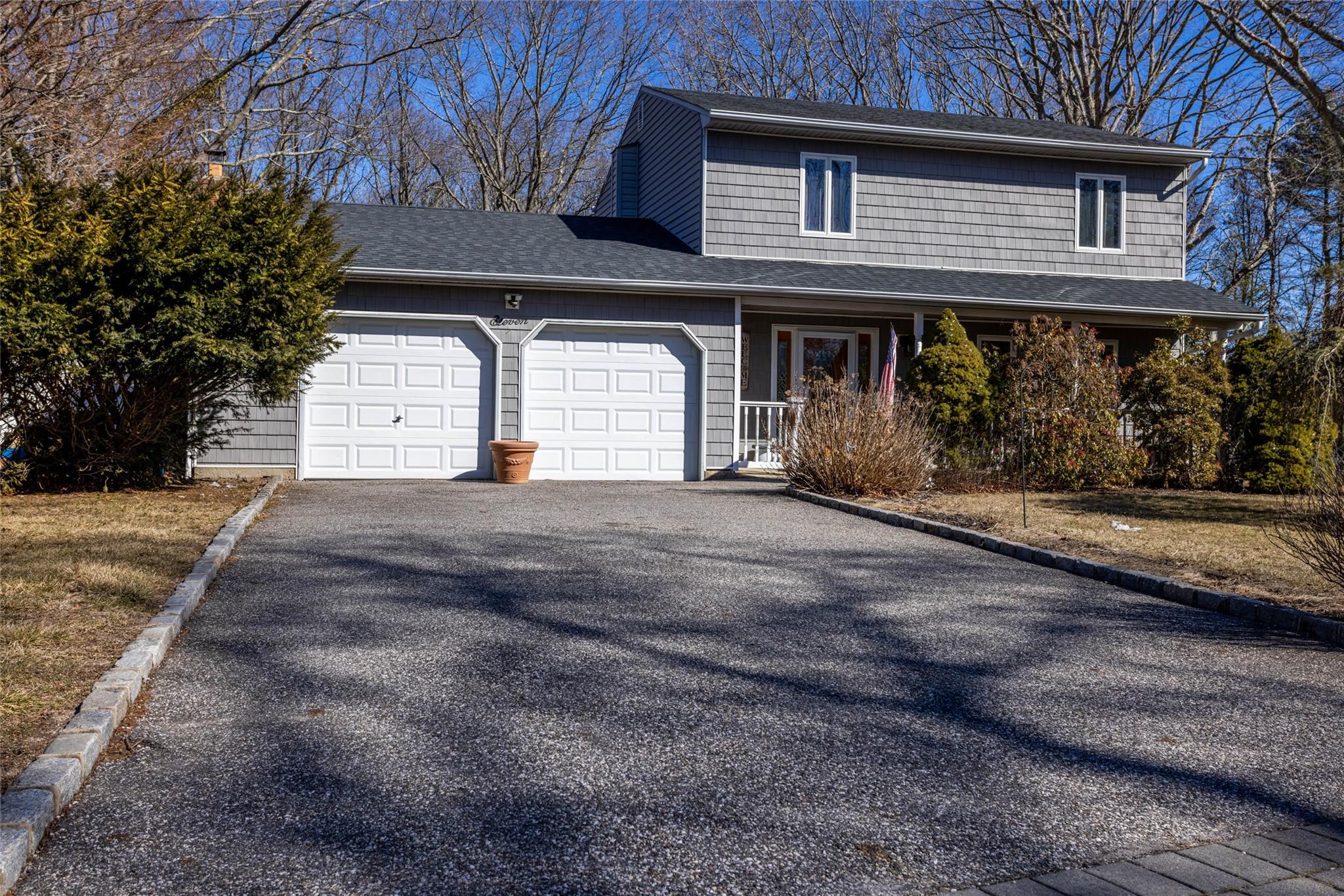 11 Artist Lake Boulevard, Middle Island, New York image 2