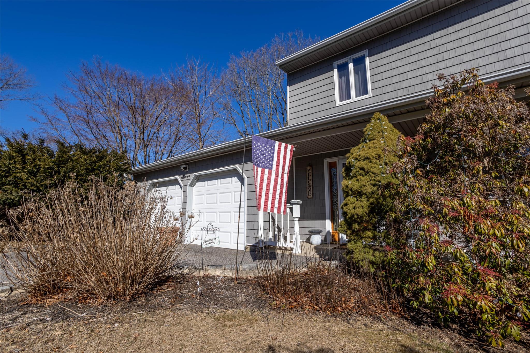 11 Artist Lake Boulevard, Middle Island, New York image 5