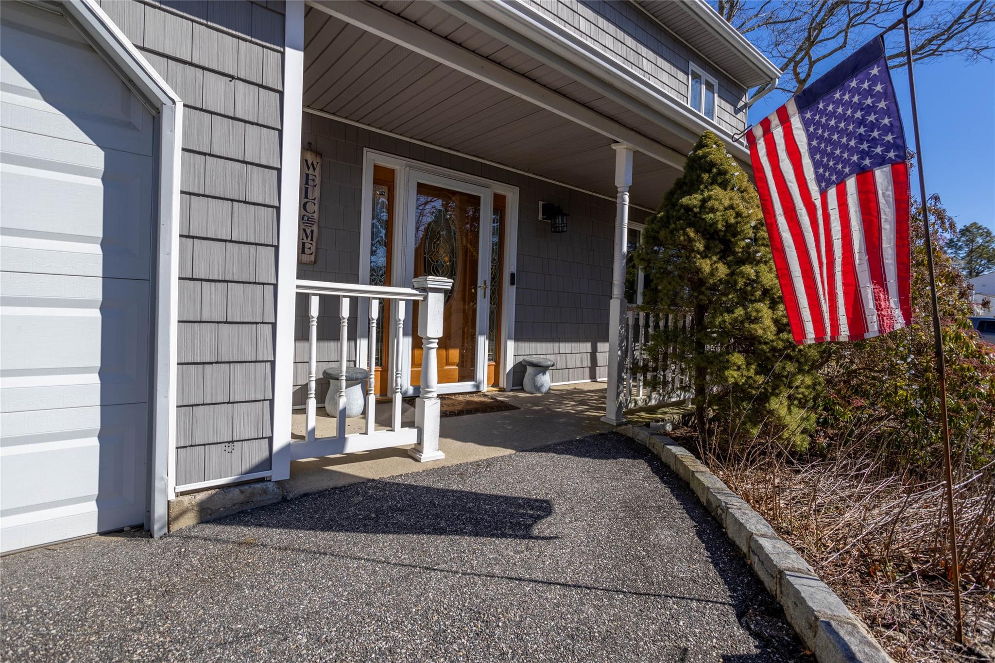 11 Artist Lake Boulevard, Middle Island, New York image 4