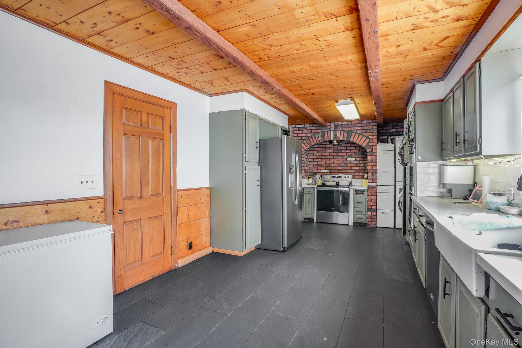 596-598 Freedom Plains Road