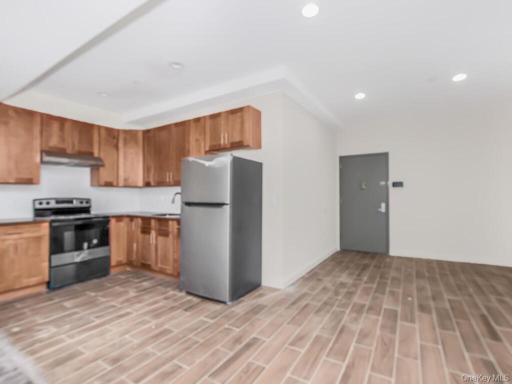 409 Warburton Avenue 1C