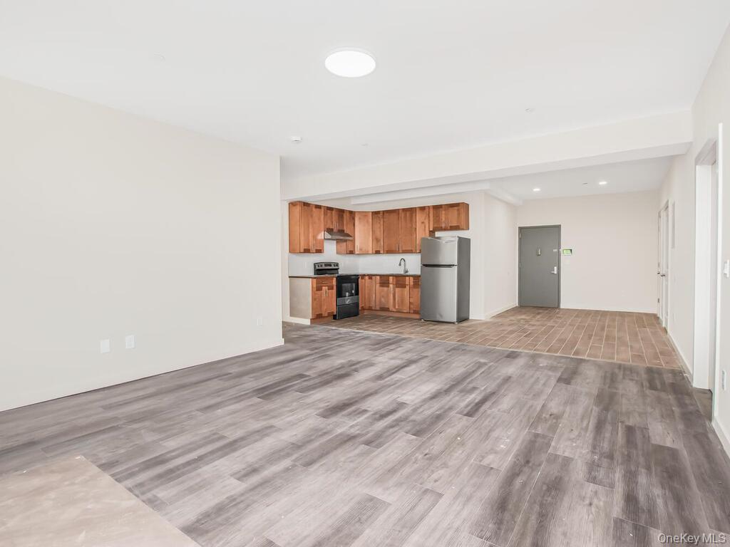 409 Warburton Avenue 1C