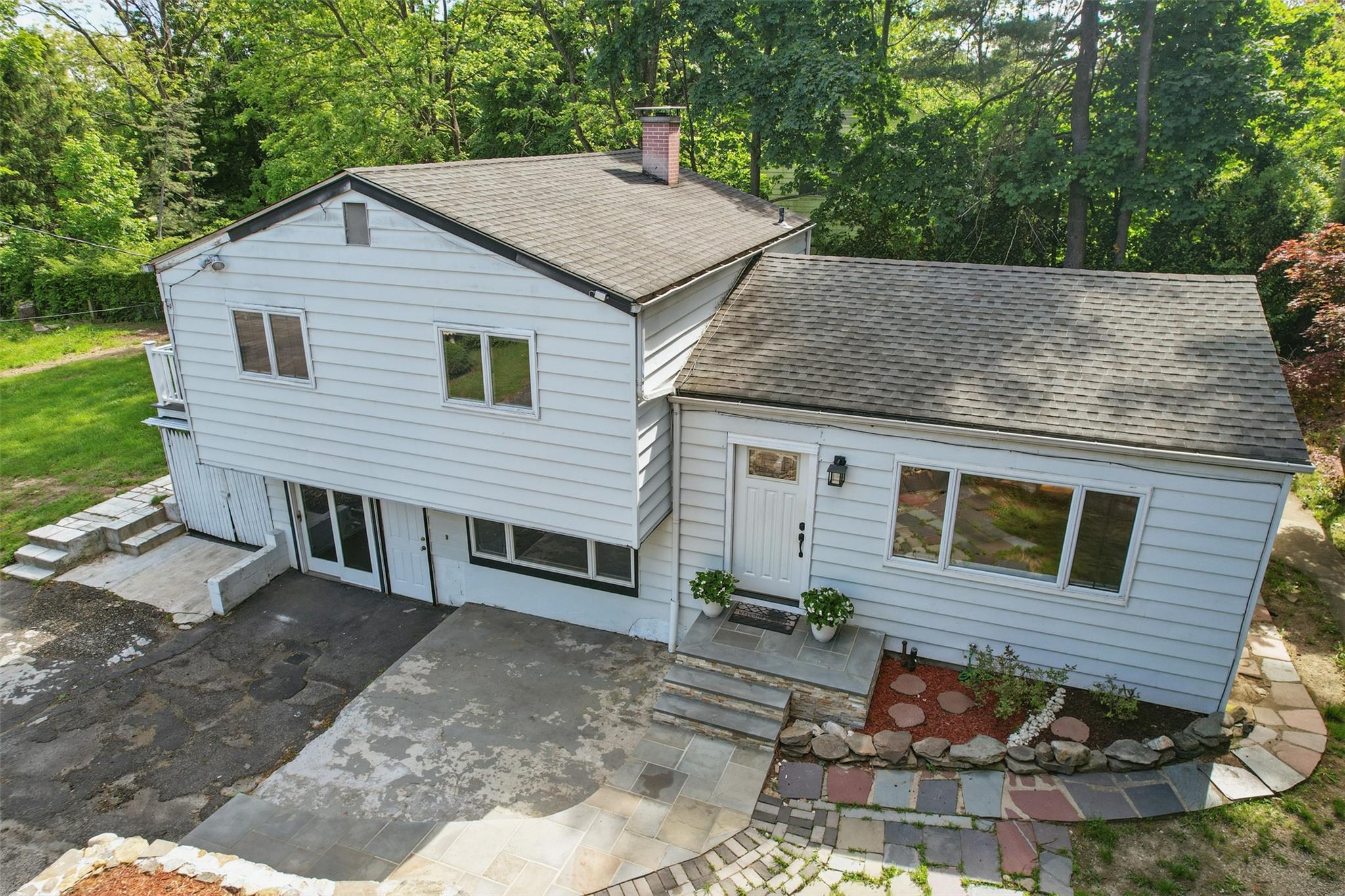 1 Renee Gate Street, Cortlandt Manor, New York image 1