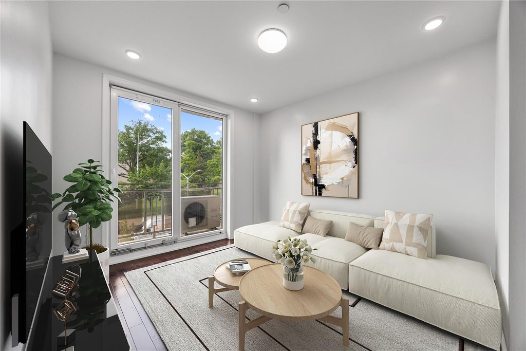 Photo of 138-12 Northern Blvd Blvd #3E, Flushing, NY 11354 (MLS # 874271)