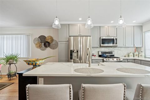 1790 Front Street 28 East Meadow NY 11554