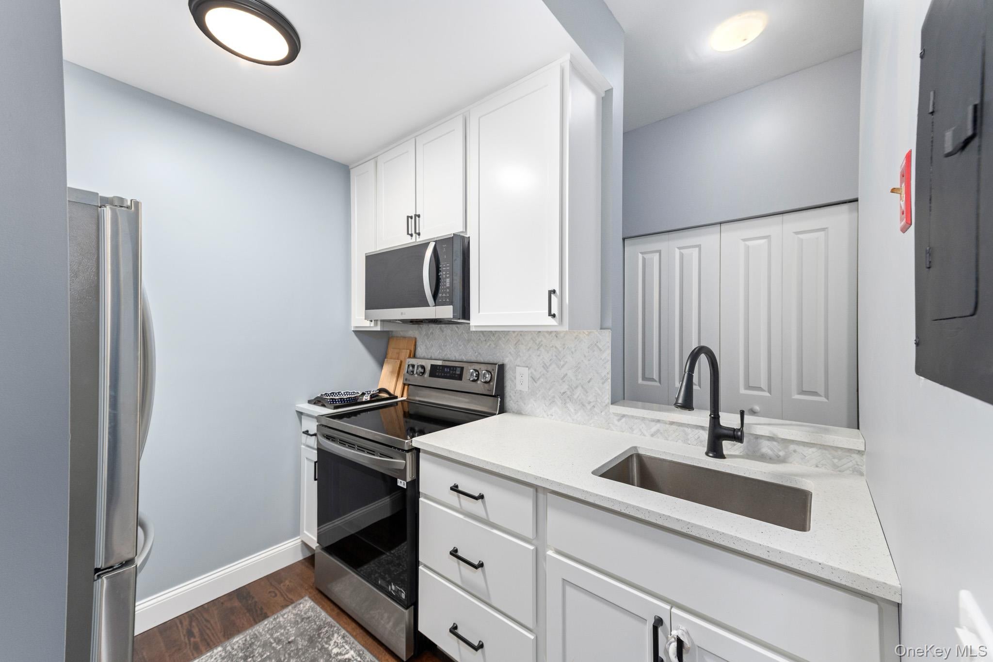 28 S Clover St 4