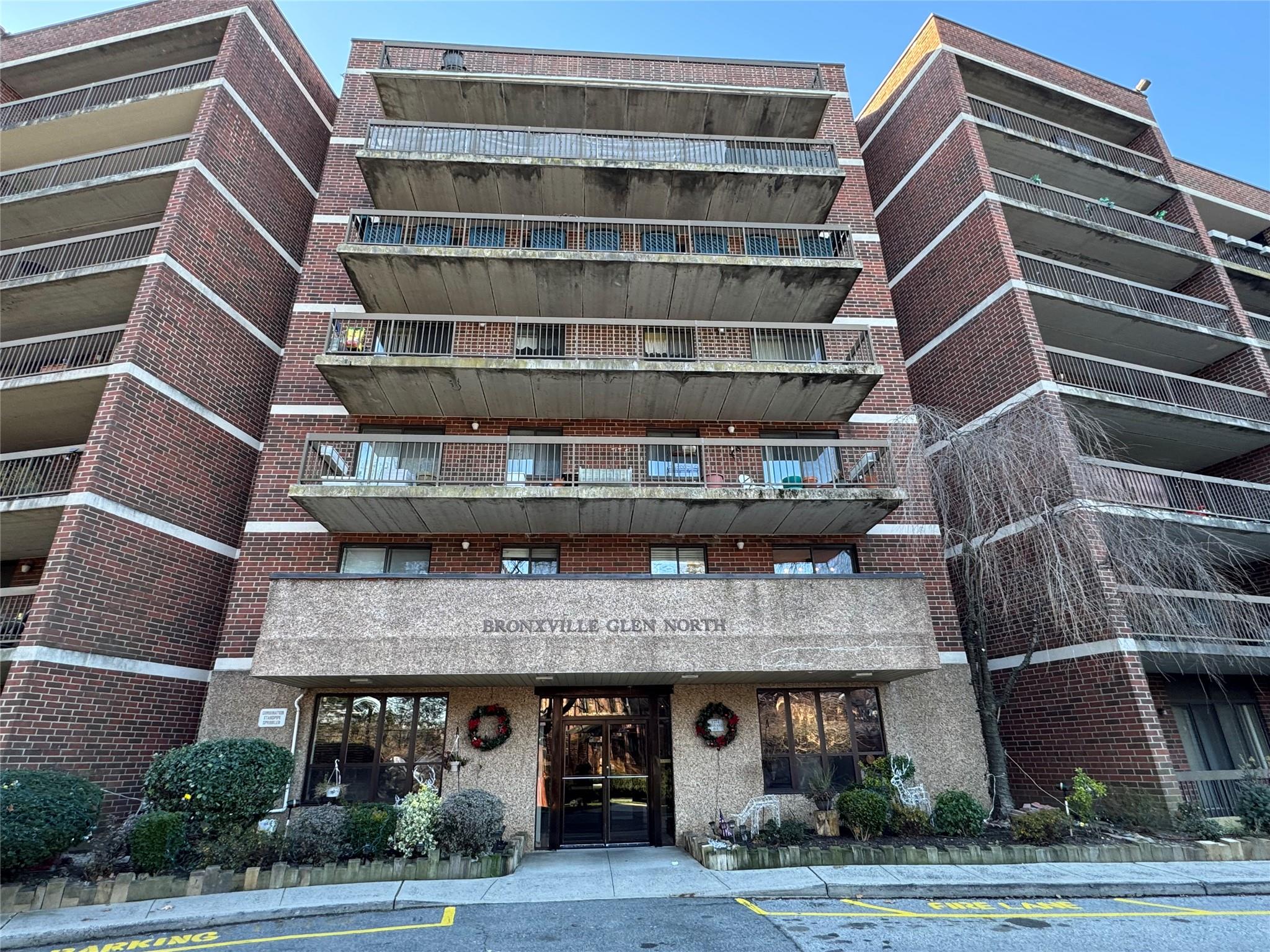 Rental Property at Midland Avenue 50610708, Bronxville, New York - Bedrooms: 1 
Bathrooms: 1 
Rooms: 3  - $2,850 MO.