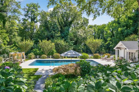 42 Clocktower Lane Old Westbury NY 11568