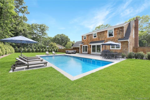 Homes For Rent - 16 Pin Oak Lane<br/> Suffolk County, Westhampton Beach, NY 11978