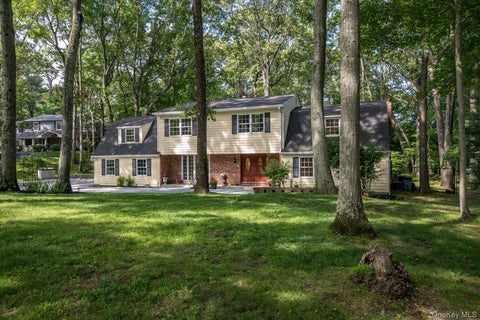 Photo of 33 Bob O Link Lane, Northport, NY 11768 (MLS # 1009920)
