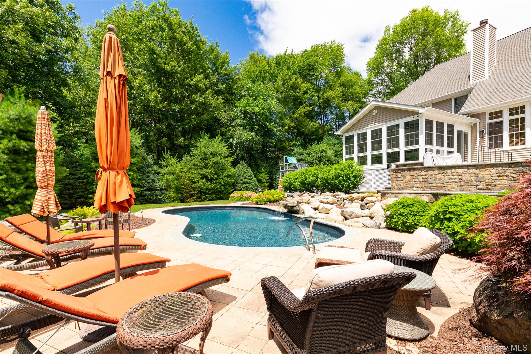 8 Glen Brook Court