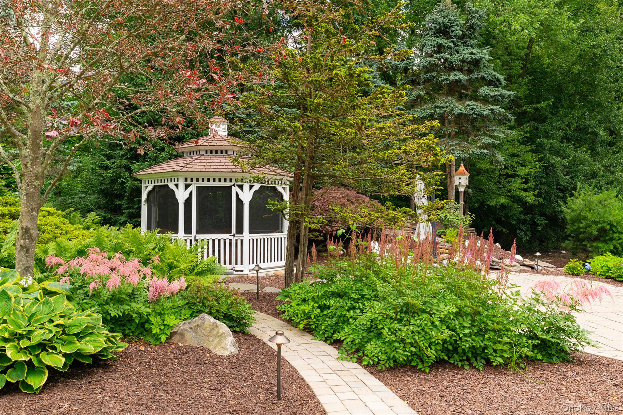 8 Glen Brook Court