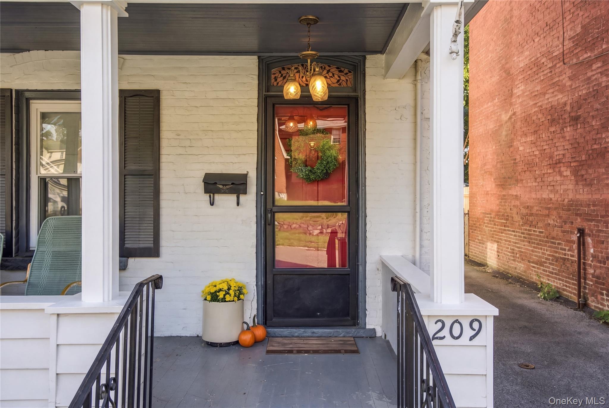 209 Gidney Avenue