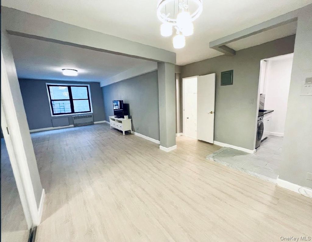 Photo of 13317 Sanford Avenue #2J, Flushing, NY 11355 (MLS # 1000828)