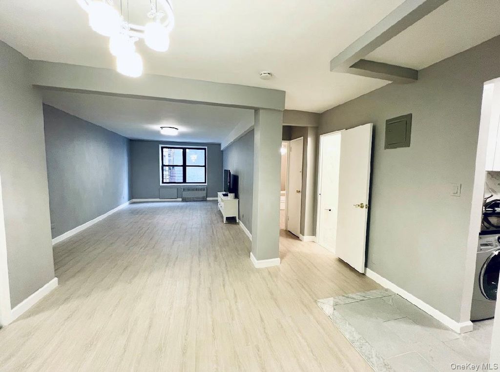 Photo of 13317 Sanford Avenue #2J, Flushing, NY 11355 (MLS # 1000828)