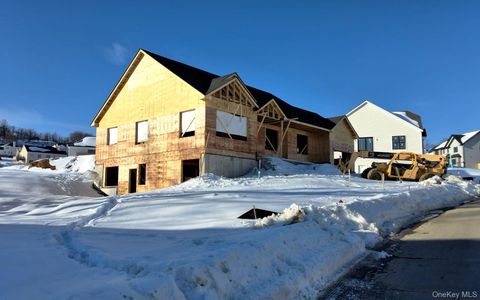 39 Southfield Falls Monroe NY 10950