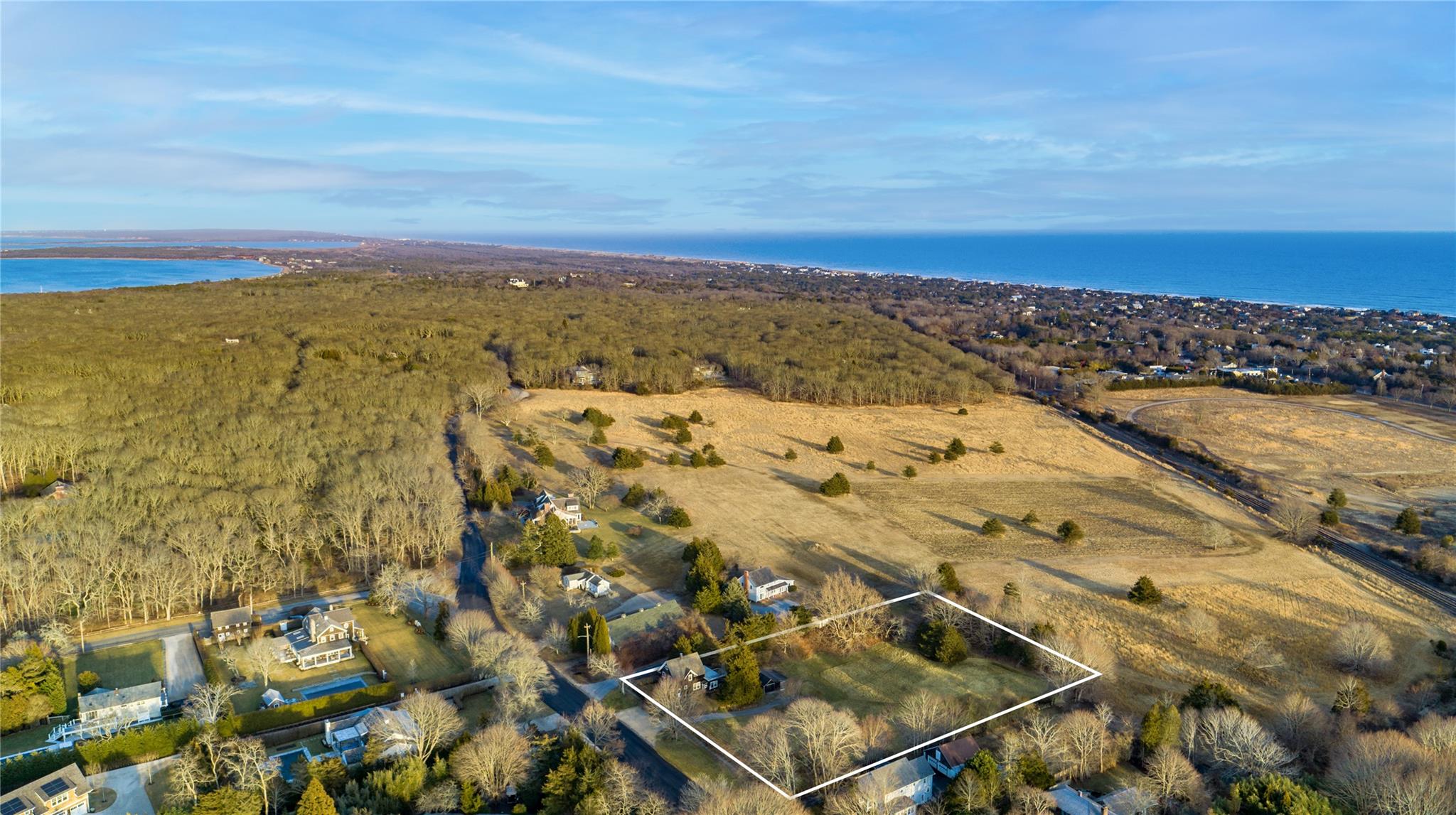 Abrahams Landing Road, Amagansett, Hamptons, NY - 3 Bedrooms  
2 Bathrooms - 