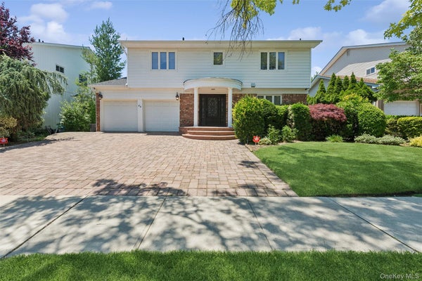 44 GALE DR, VALLEY STREAM, NY 11581 - Image da5c2e3ce71996144cc52ce23bf6db49/972044543