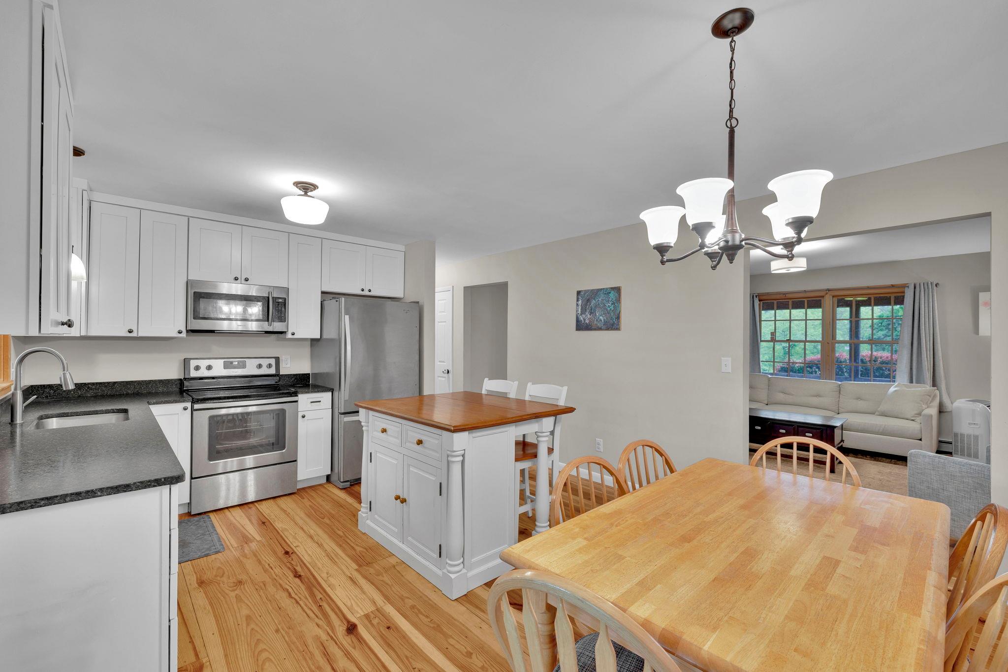 13 Hidden View Drive, Walden, New York image 5