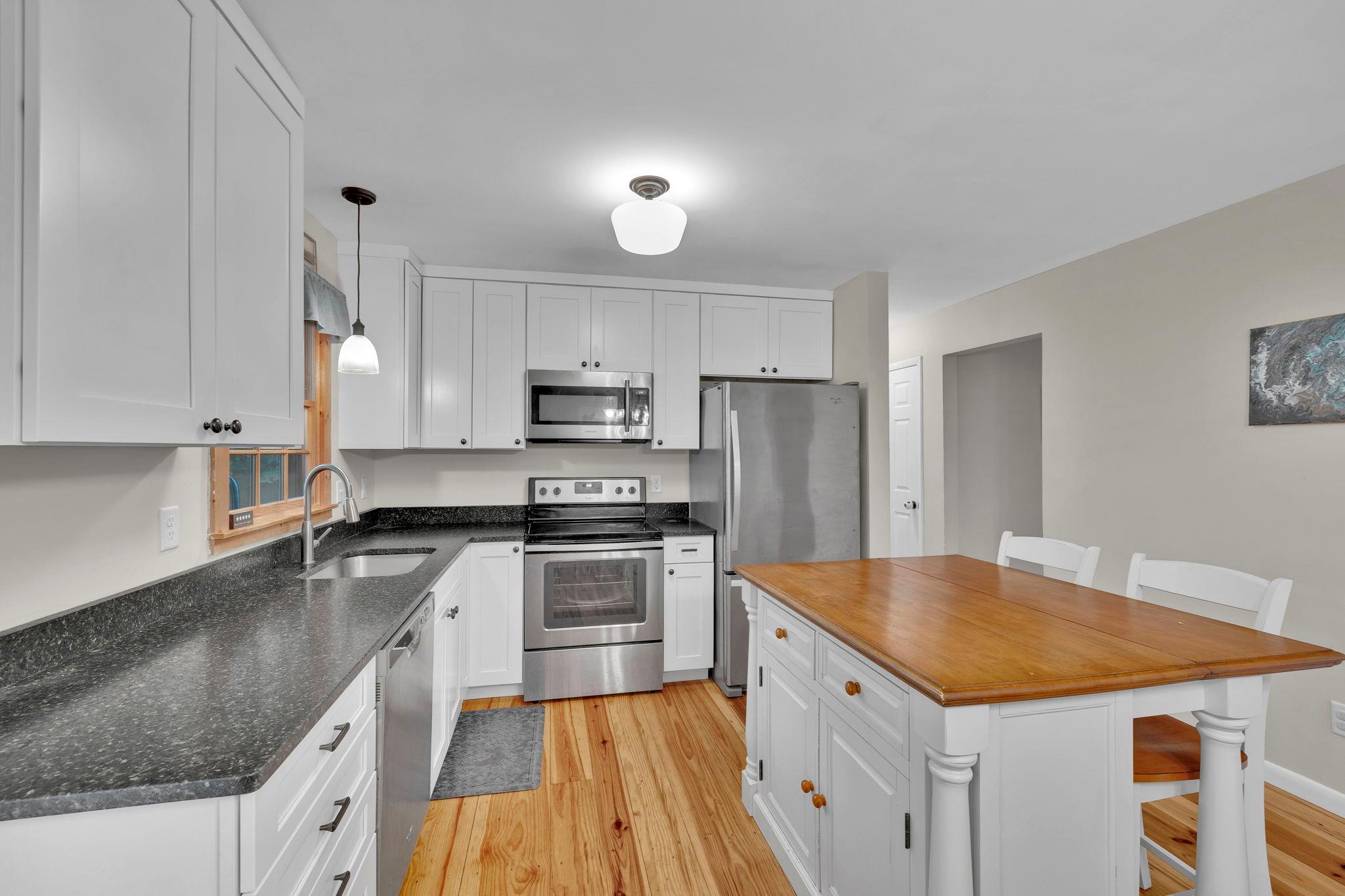 13 Hidden View Drive, Walden, New York image 8