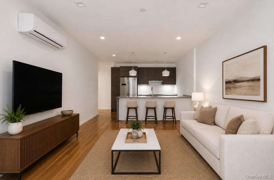 311 Hart Street 1B