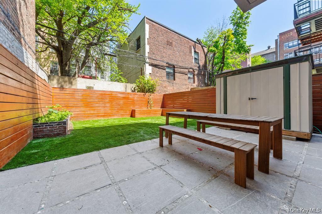 311 Hart Street 1B