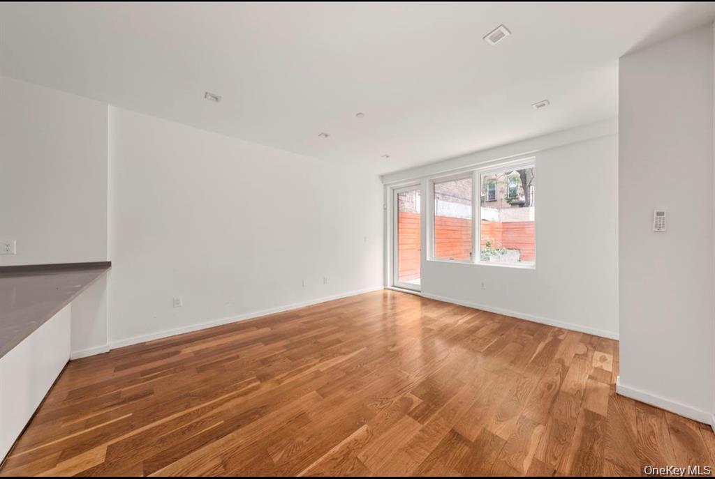 311 Hart Street 1B