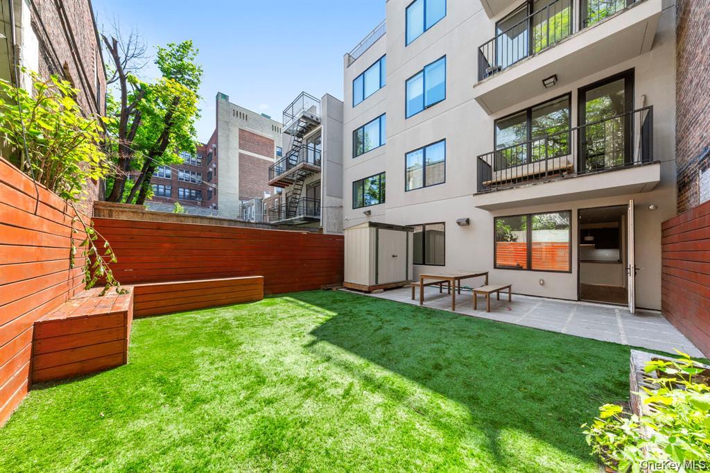 311 Hart Street 1B