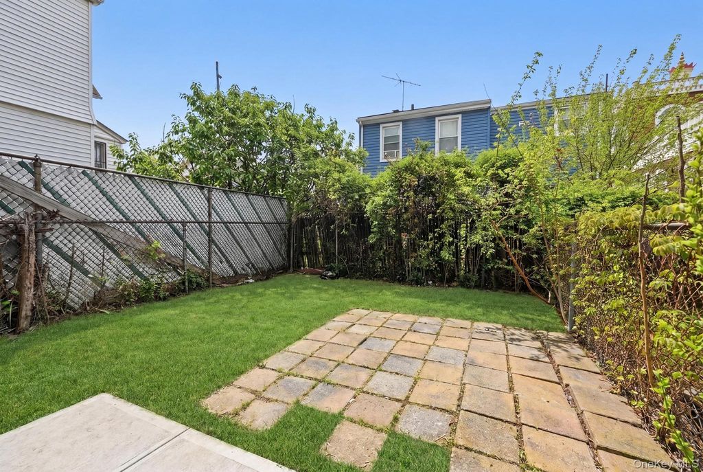 Photo of 103-19A 110th st. South Richmond Hill St, Richmond Hill S., NY 11419 (MLS # 992232)