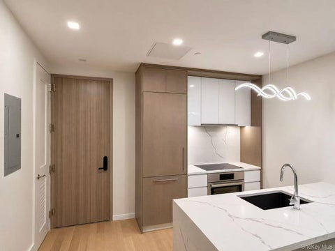 Condo For Sale - 45-30 Pearson Street #15B<br/> Queens County, Long Island City, NY 11101