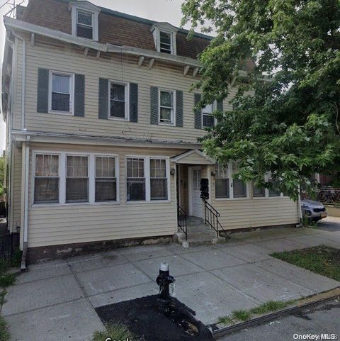 15-24 124th Street College Point NY 11356