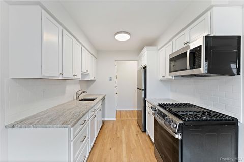 Photo of 23 Normandy Village #4, Nanuet, NY 10954 (MLS # 986318)