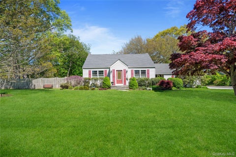 Homes For Sale - 403 Hillside Avenue<br/> Suffolk County, West Sayville, NY 11796