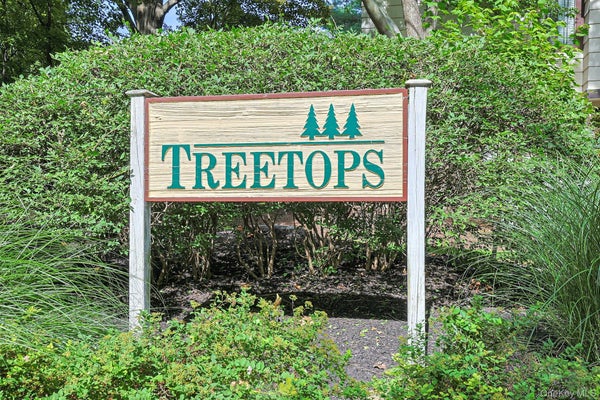 279 TREETOP CIR, NANUET, NY 10954 - Image da876d277e48bbfeef9bcd05480aa155/741294882