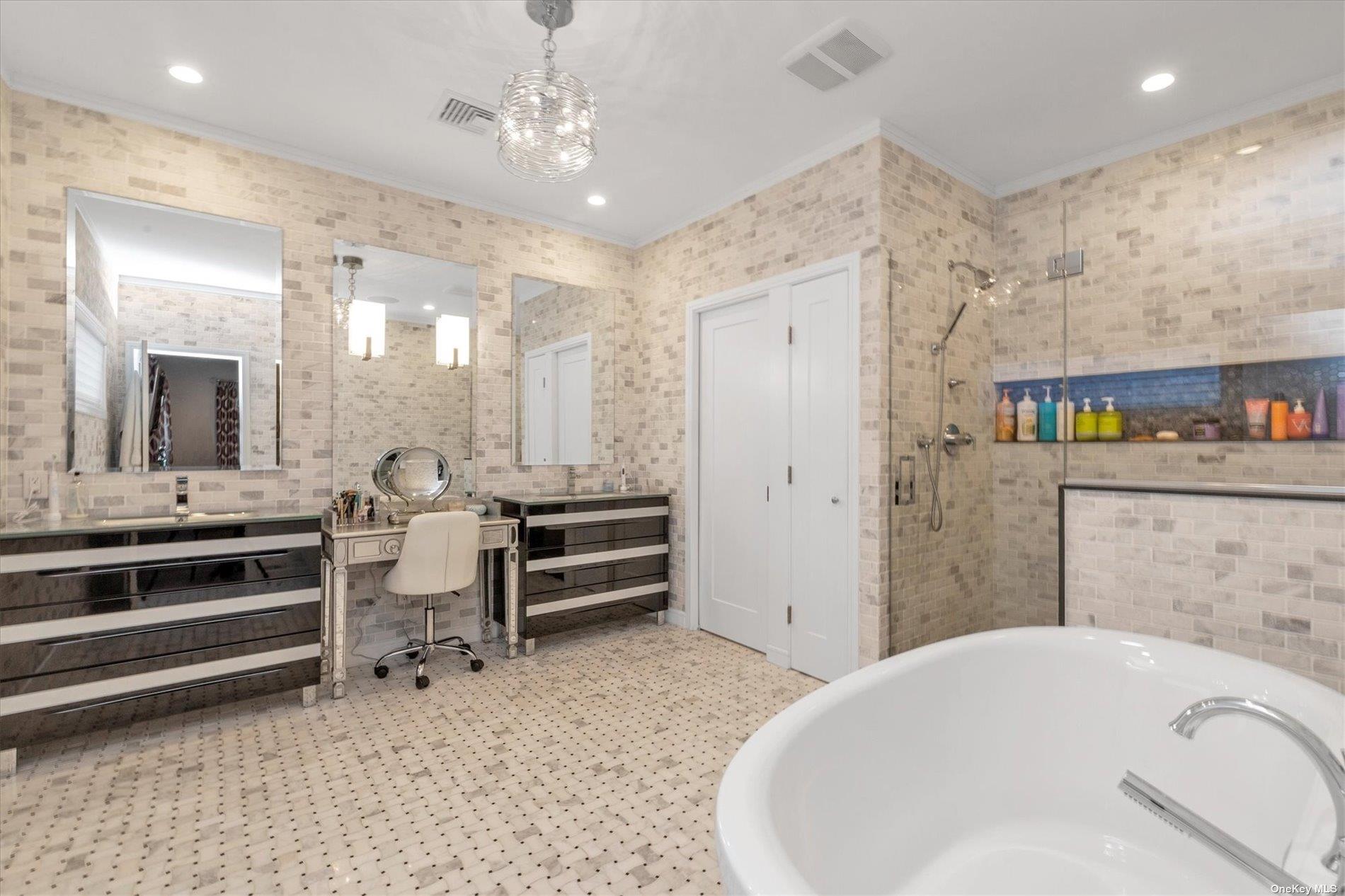 26 Mohawk Avenue, East Atlantic Beach, New York image 17