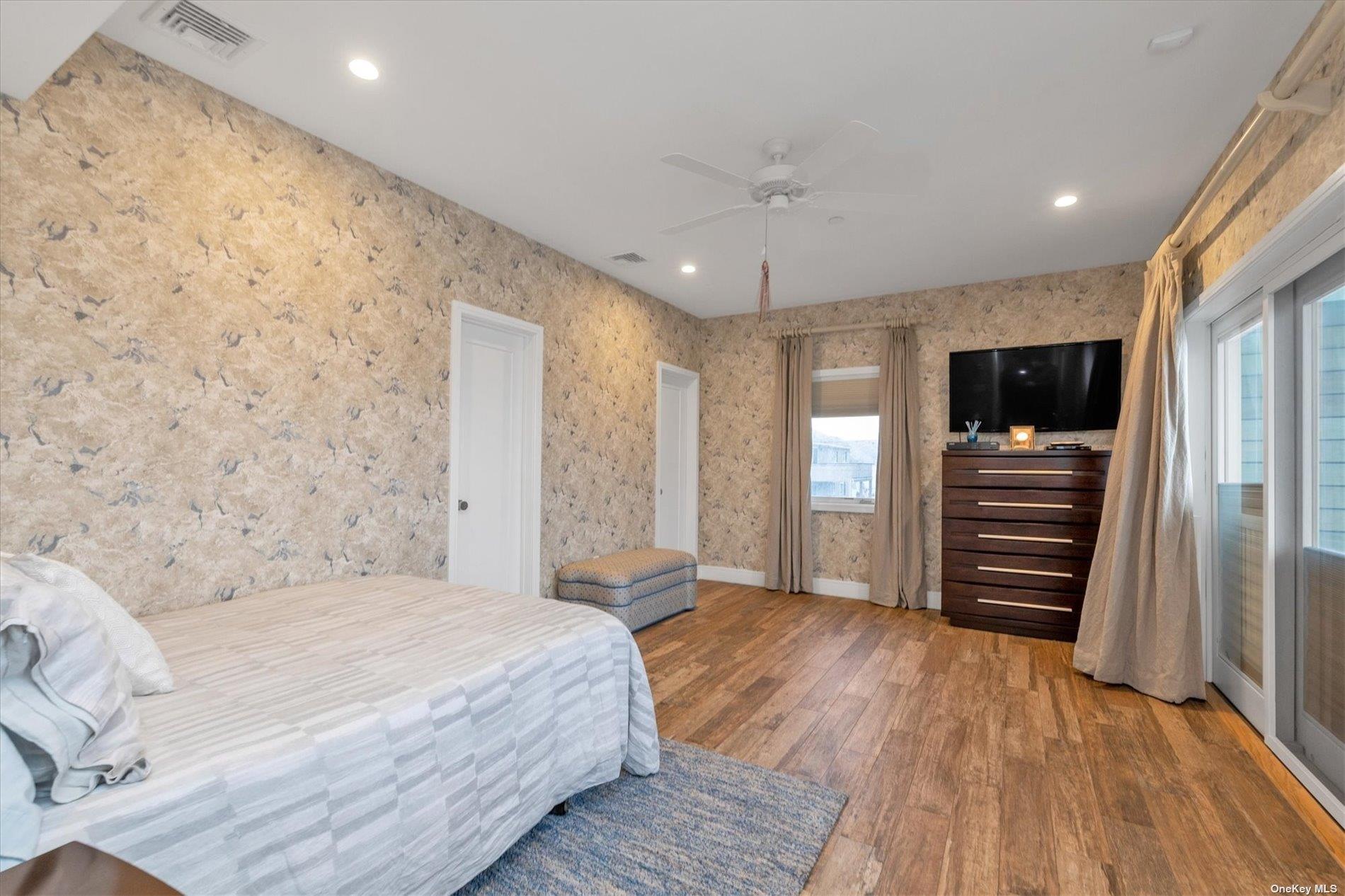 26 Mohawk Avenue, East Atlantic Beach, New York image 19