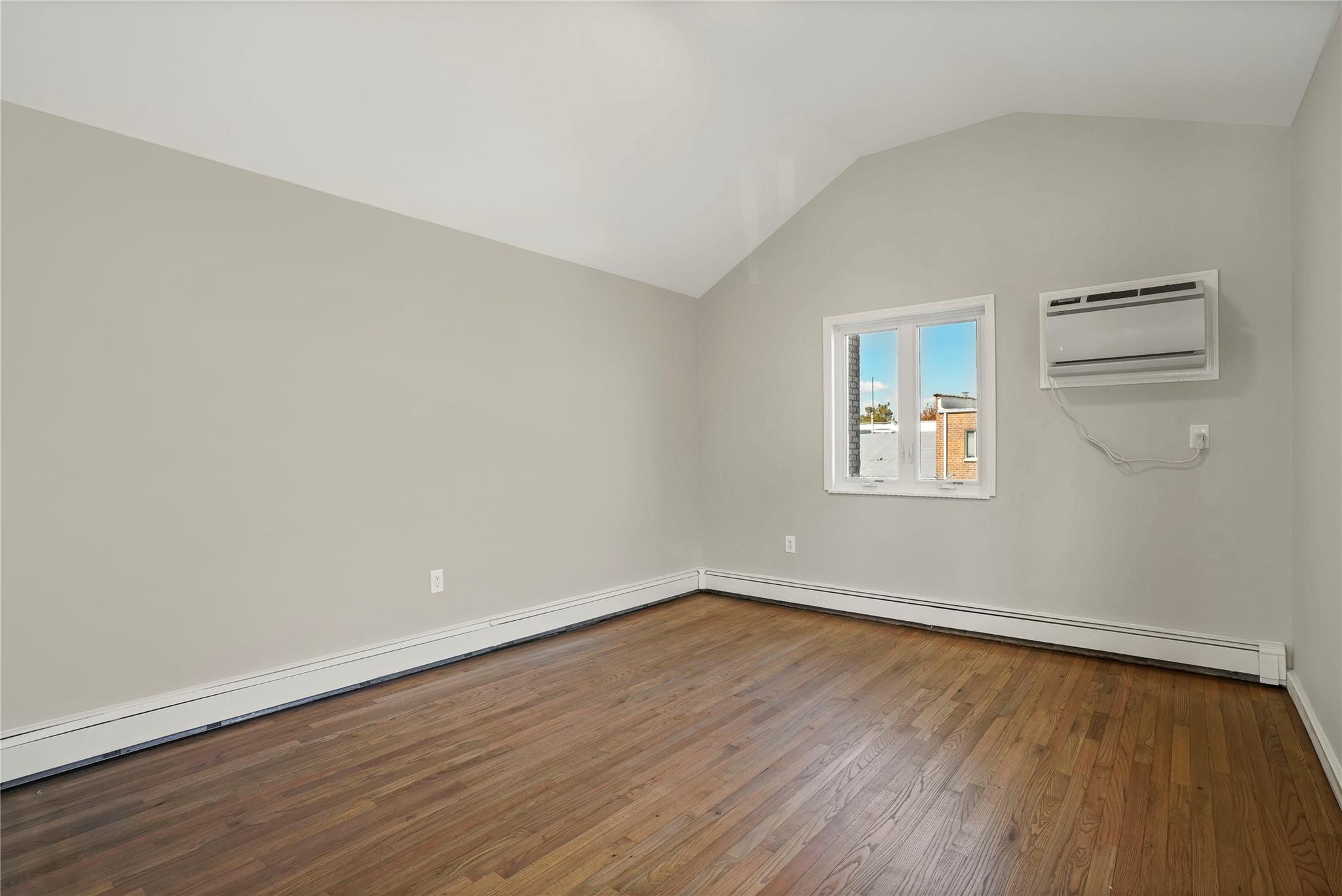 69-23 62 Drive, Middle Village, New York image 16