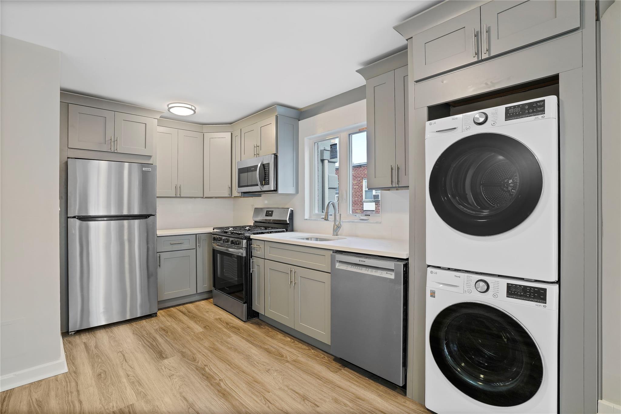 69-23 62 Drive, Middle Village, New York image 5