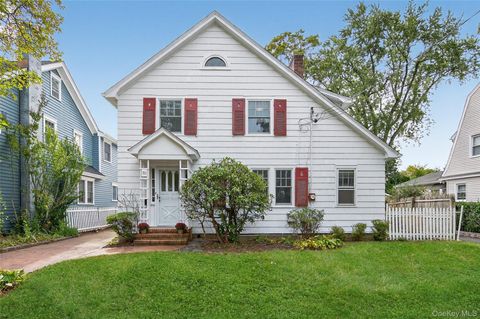 Photo of 70 Highland Avenue, Port Washington, NY 11050 (MLS # 918071)
