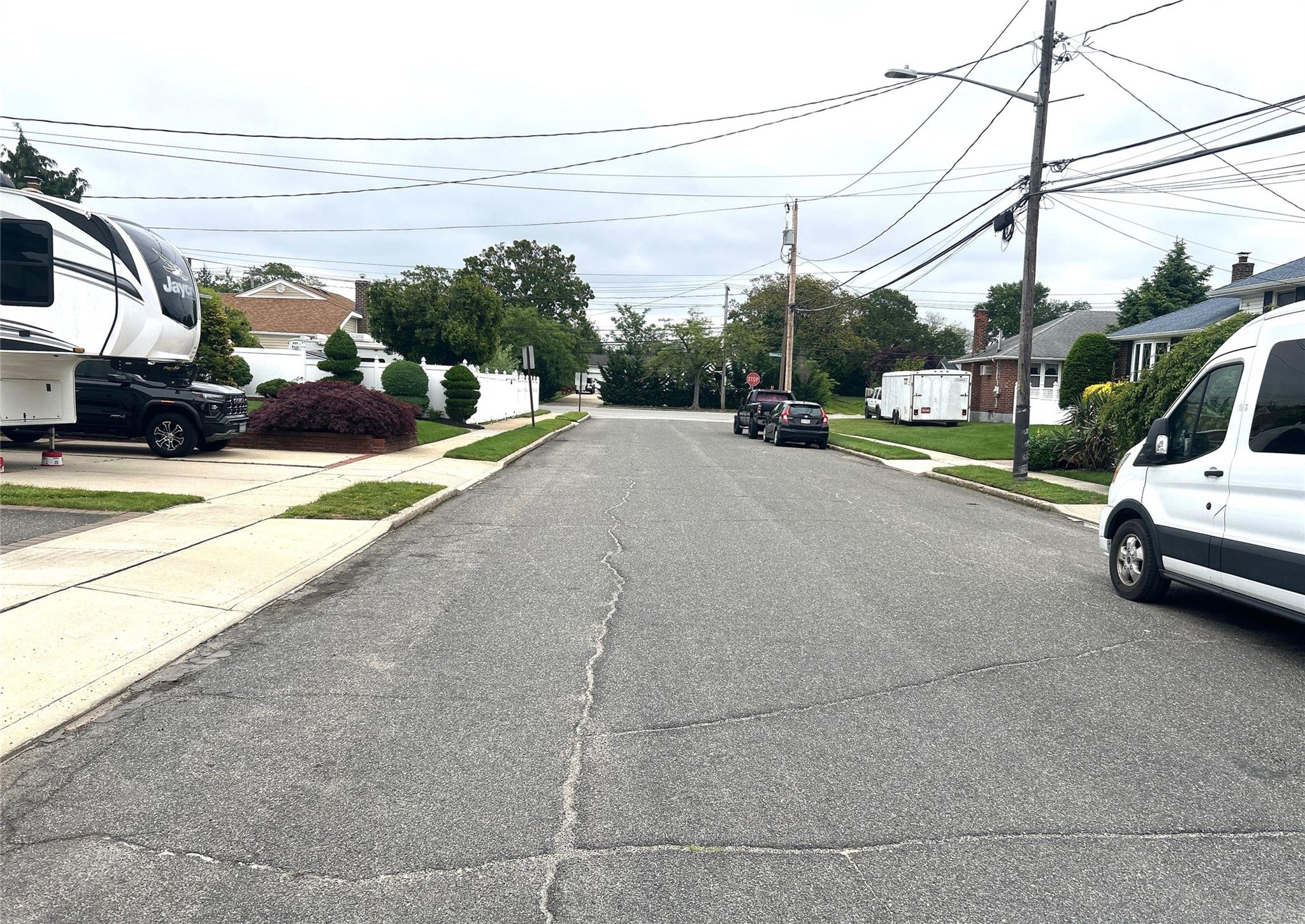11 Berryhill Lane, Bethpage, New York image 3